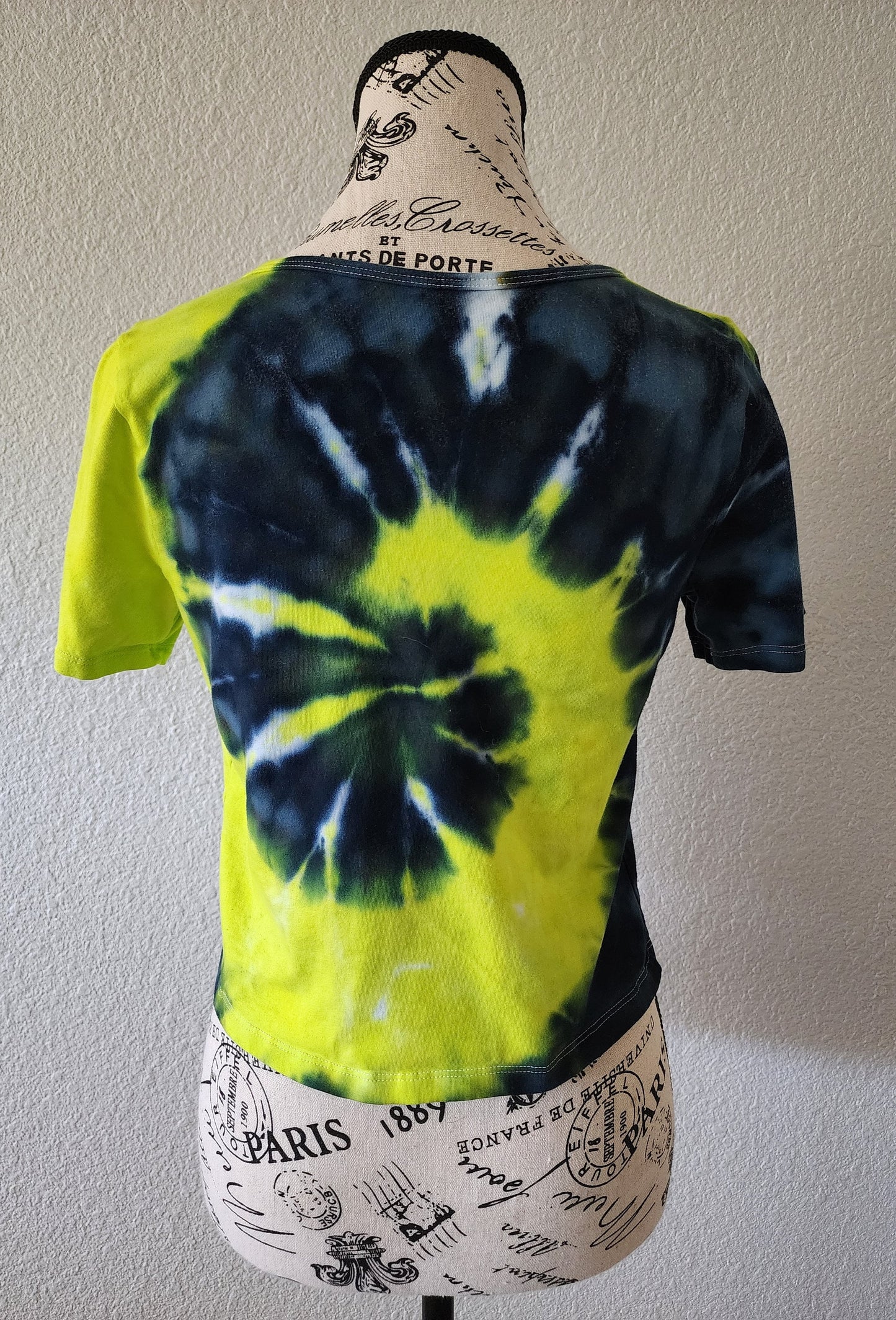 Neon Yellow & Black Tie Dye Crop Shirt Juniors Size XL